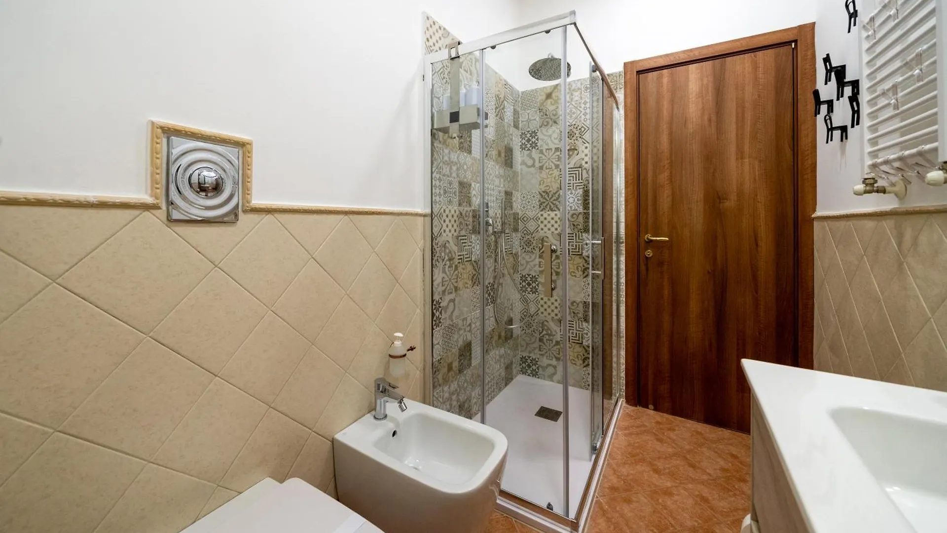 Palermo E Dintorni - Valentino Apartment 0*,  איטליה
